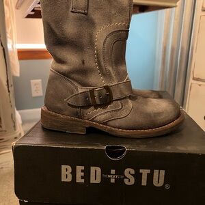 BED|STU Distressed Gray Leather Boots